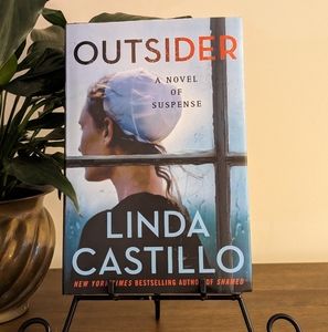 Outsider - Linda Castillo - Hardcover EUC